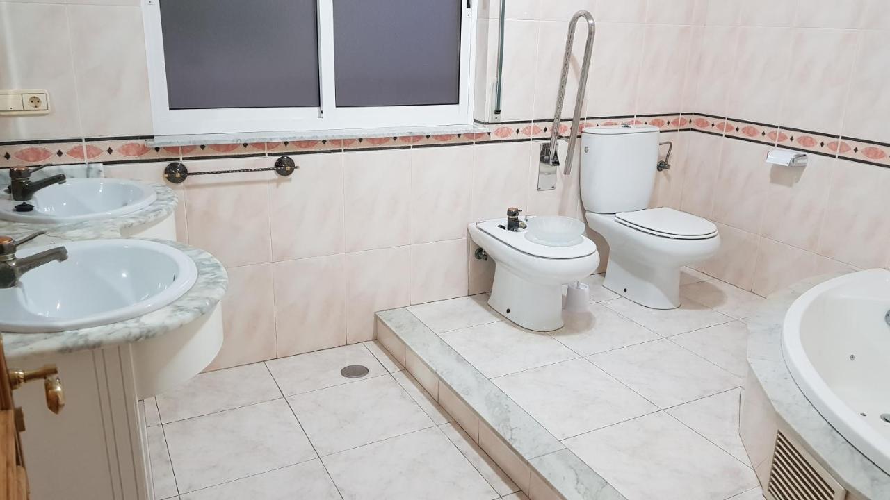 Apartamentos Shalom Ribadeo Eksteriør billede